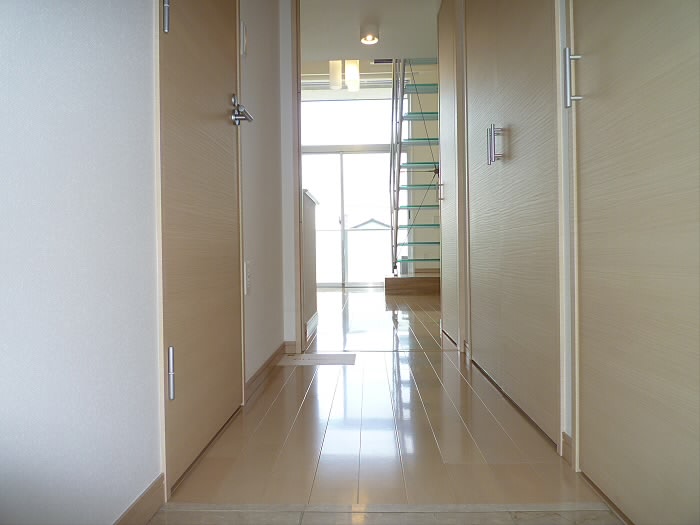 メゾン２１ 玄関