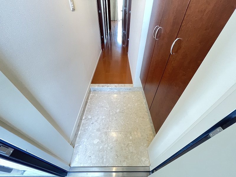 レヴィールつつじヶ丘 玄関