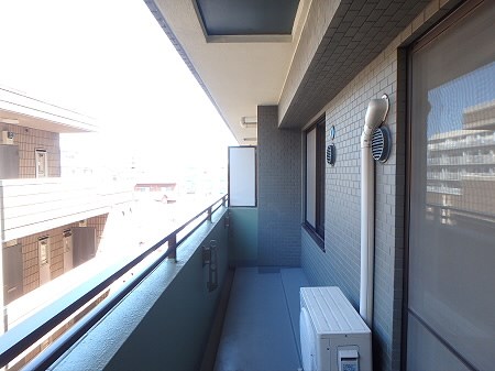 パーク・ノヴァ調布＝再契約型賃貸＝ ベランダ