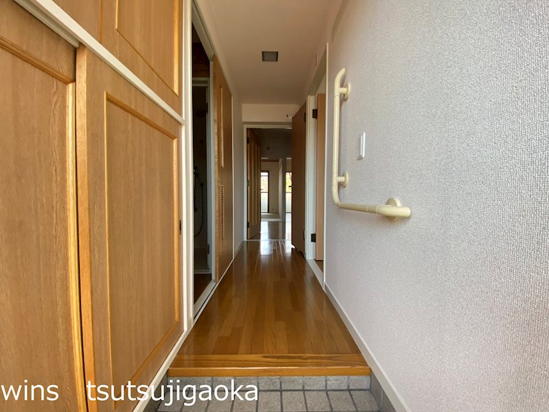 クレール給田 玄関