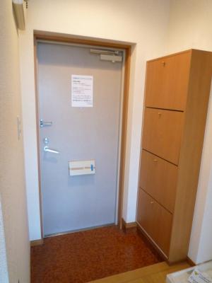 ラコリッタカラスヤマ 玄関