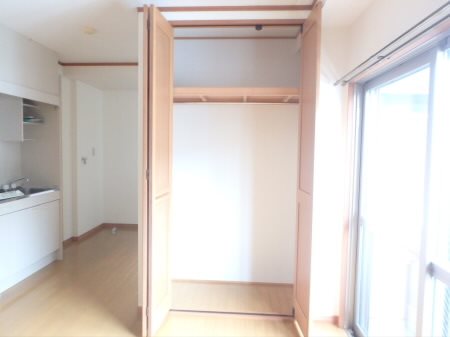 シャトル聖つつじヶ丘 収納