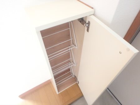 シャトル聖つつじヶ丘 玄関