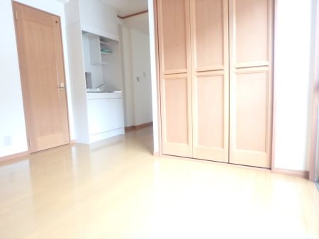 シャトル聖つつじヶ丘 リビング