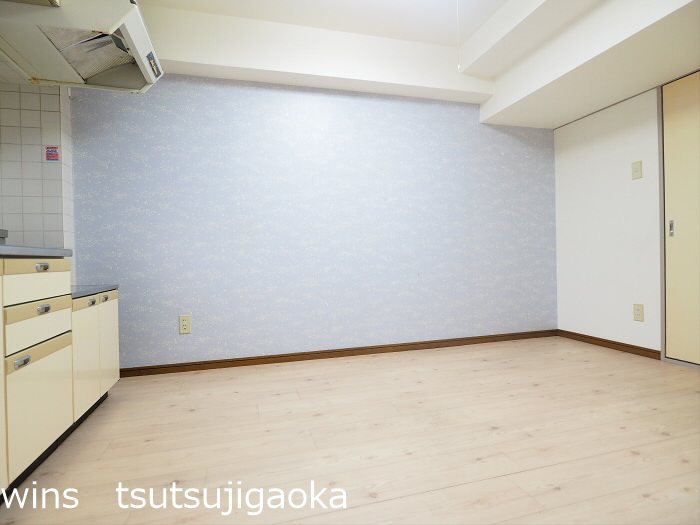 モアクレスト菊野台 リビング