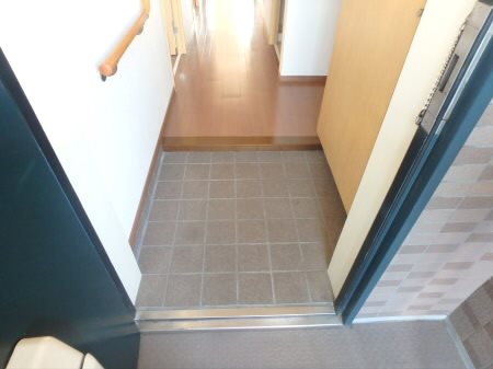 コンフォール上祖師谷 玄関