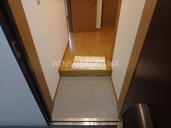 クレスト初台 玄関