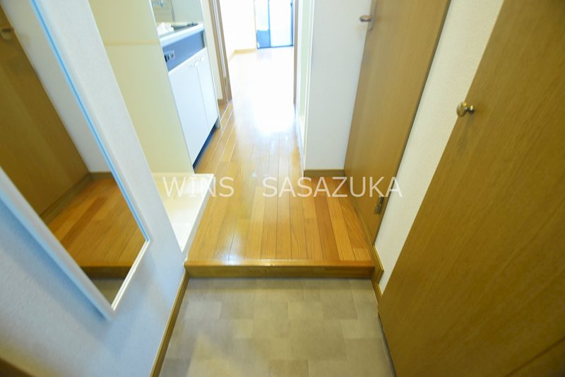 クレスト初台 玄関