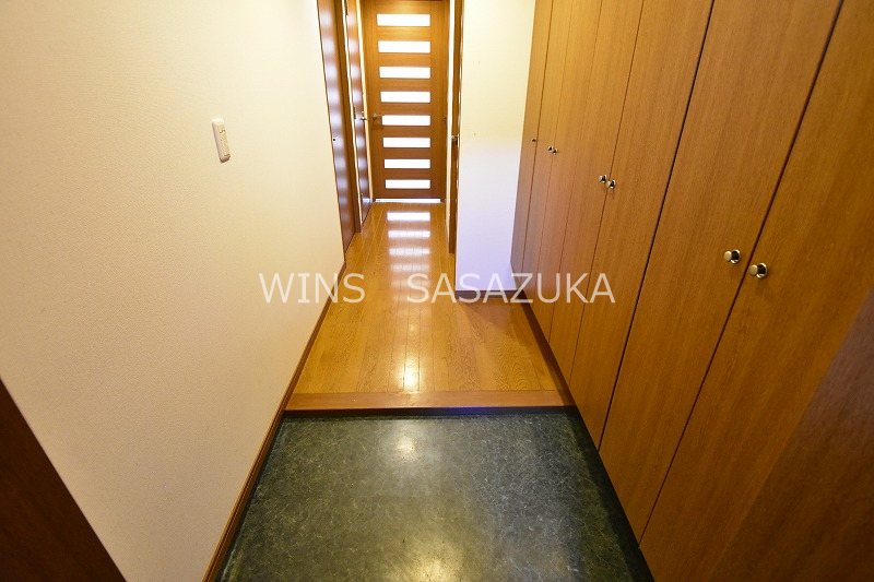 クールセリシエ  玄関