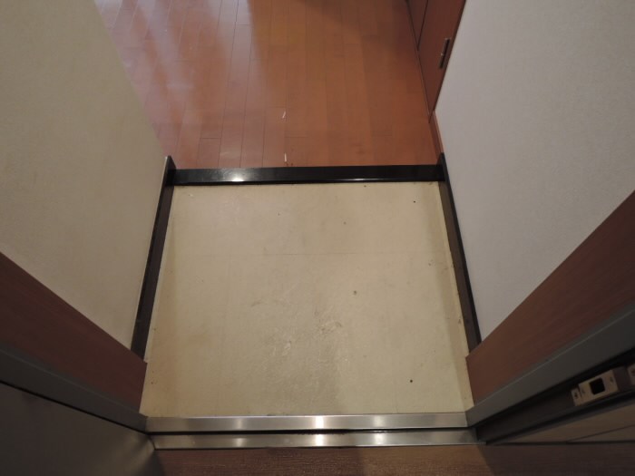 コンフォリア下北沢 玄関