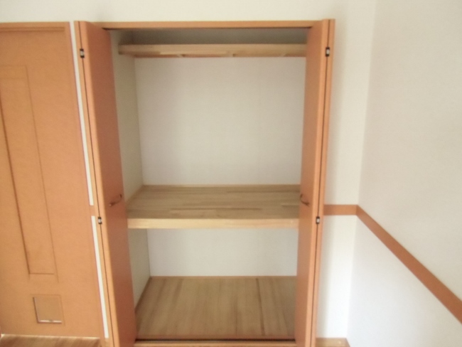 ハット・ミリュウ その他1