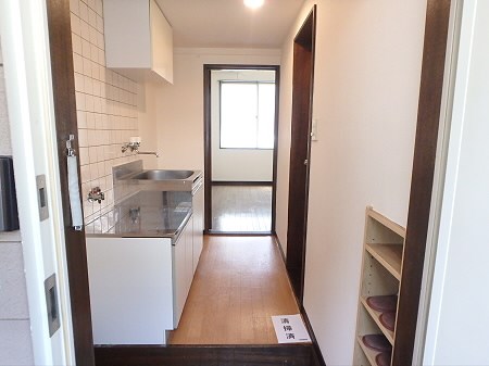 ガウディ6 玄関