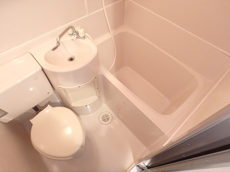 ガウディ6 風呂画像