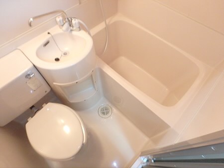 ガウディ5 風呂画像