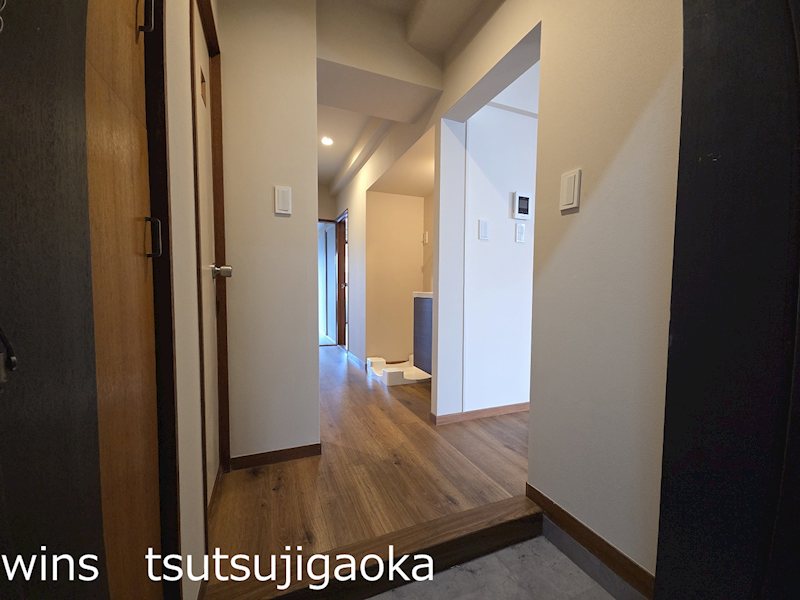 アゼリアガーデン 玄関