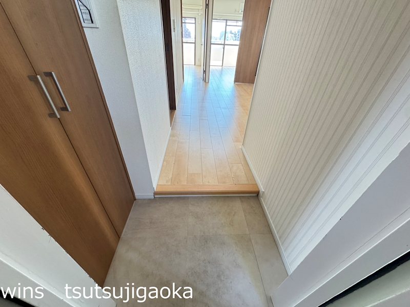 ドンジョン国領 玄関