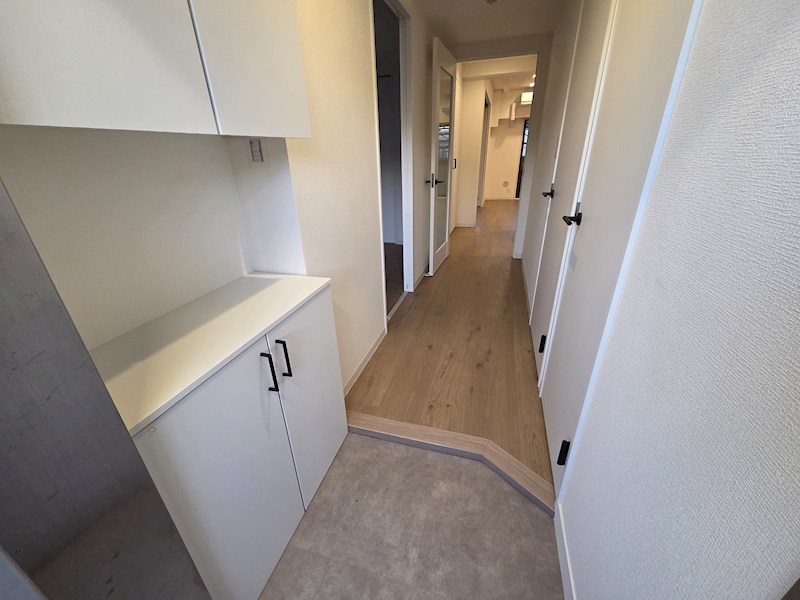 PARK MODERNつつじヶ丘 玄関