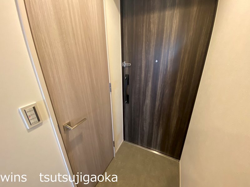 LUMINOUSつつじヶ丘（Dタイプ） 玄関