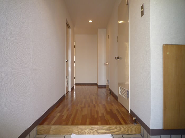 グランドール武戸野 玄関