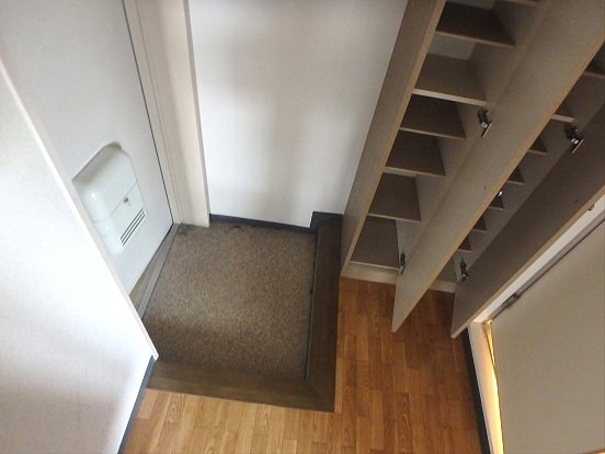 ロリエ笹塚　 玄関