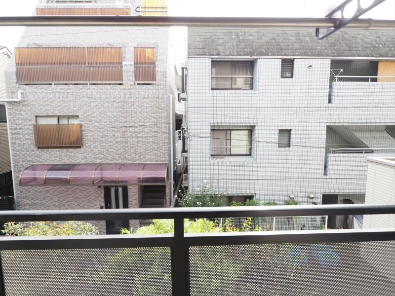 フローラ・K ベランダ