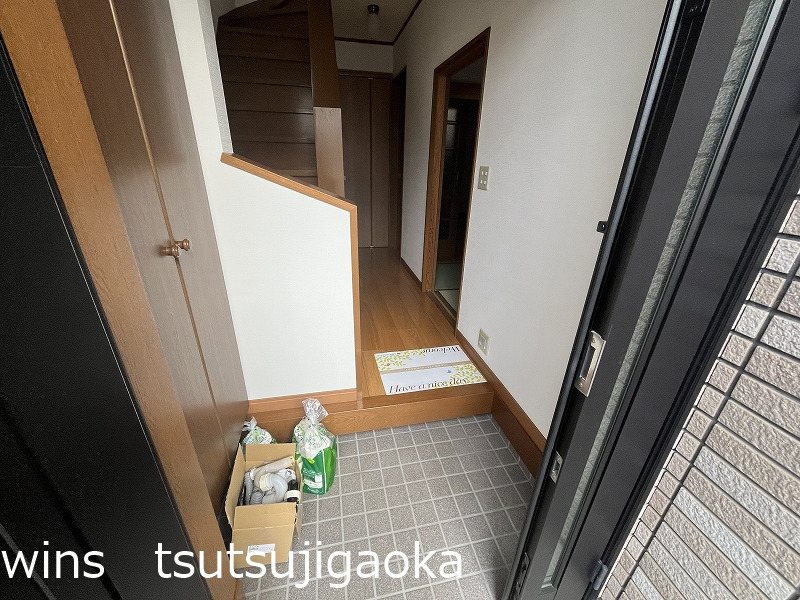 調布市八雲台2丁目戸建＝定期借家4年 玄関