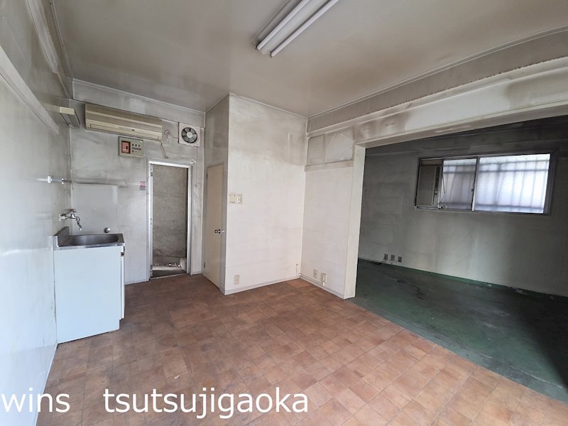 和田ビル【店舗・事務所】 リビング