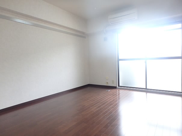 メゾンドシャンタル ベッドルーム