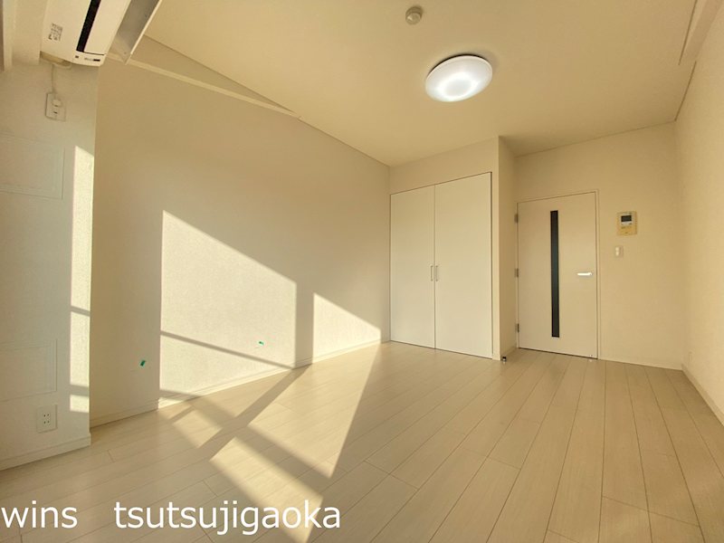 アンビックスつつじヶ丘　A棟 リビング