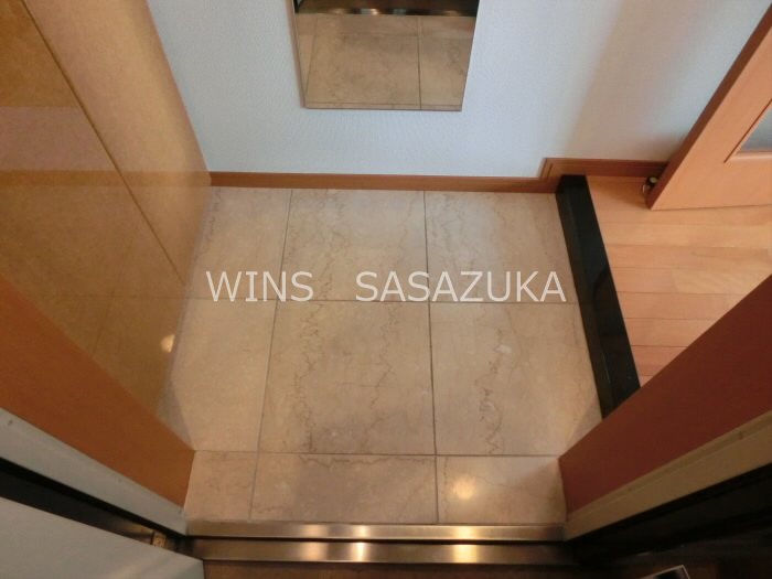 グランド・ガーラ幡ヶ谷WEST 玄関