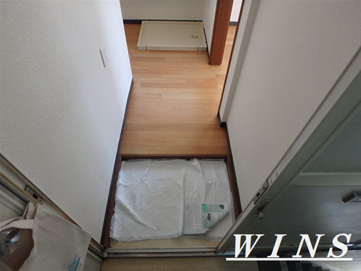 ホワイトバーム 玄関