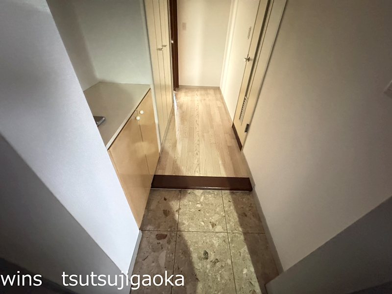 メゾンドラフィネ宮下 玄関