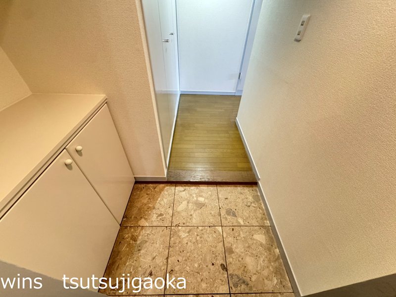 メゾンドラフィネ宮下 玄関