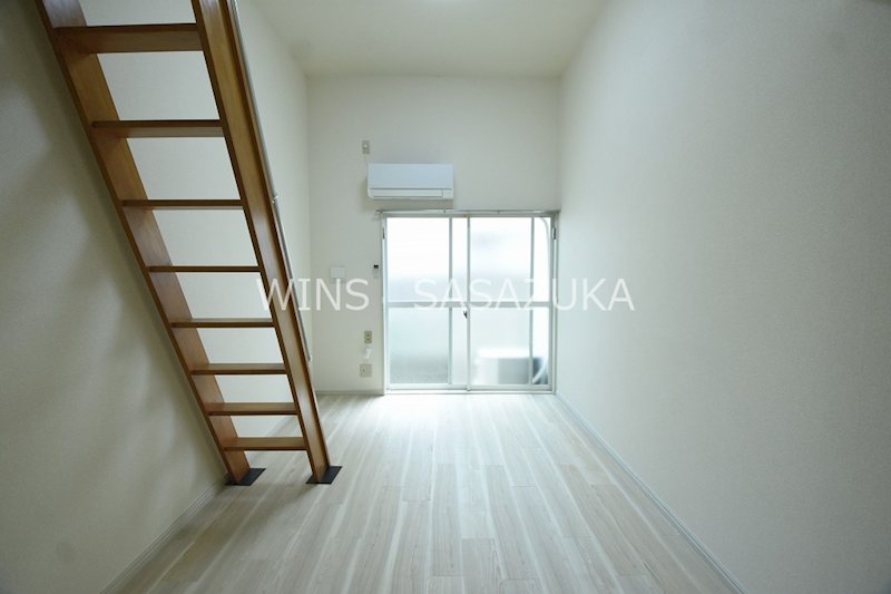 ホームズフリージア リビング