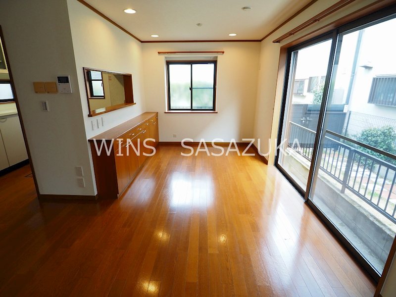 桜上水3丁目戸建て リビング