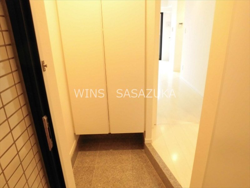 ステージファースト明大前アジールコート 玄関