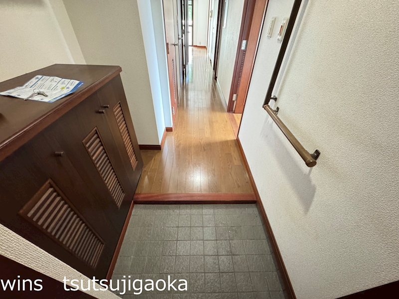 ヴィルドミール成城 玄関