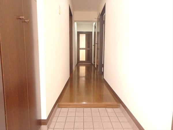 ロイヤルパレス 玄関