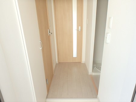 リブリ・調布神代パーク 玄関