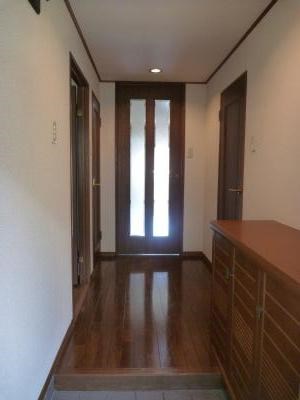 サンファミリー烏山 玄関