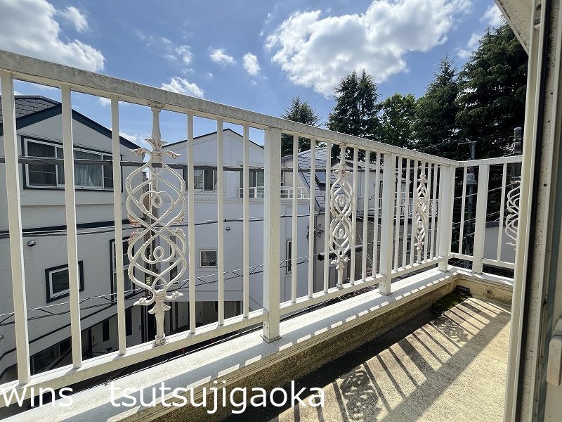 成城9丁目戸建 ベランダ