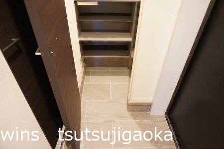 エルミタージュ南烏山 玄関