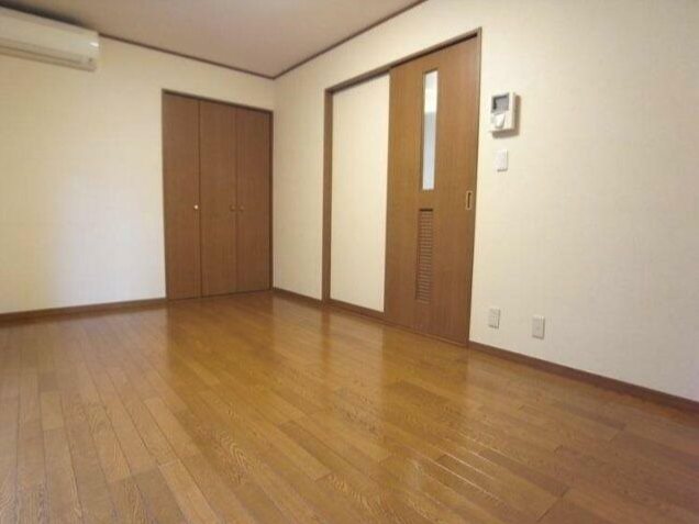 ルーブル新川 ベッドルーム