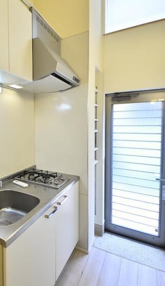グランエッグス中野方南町 玄関