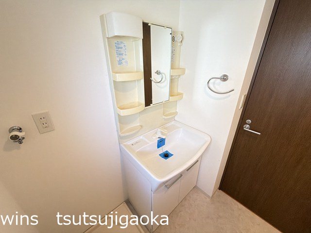 レジディア調布 洗面所