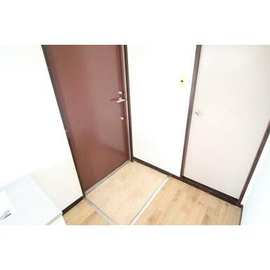 しらゆり荘 玄関