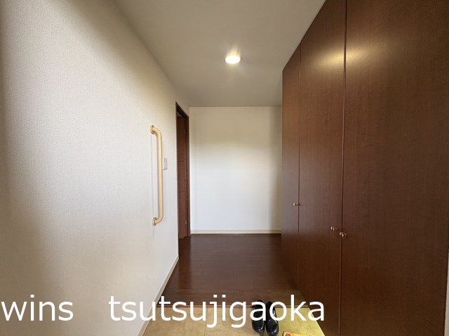 エストライフつつじヶ丘七番館 玄関