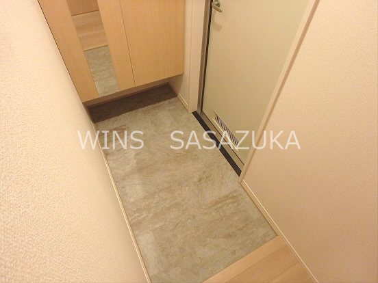 monad SASAZUKA 玄関