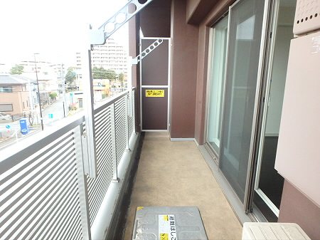 Win Bell仙川（ウィンベルセンガワ） ベランダ
