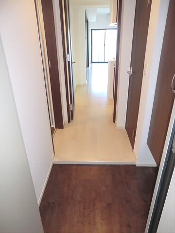AVENIR渋谷本町 玄関